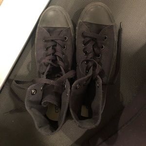 Black converse